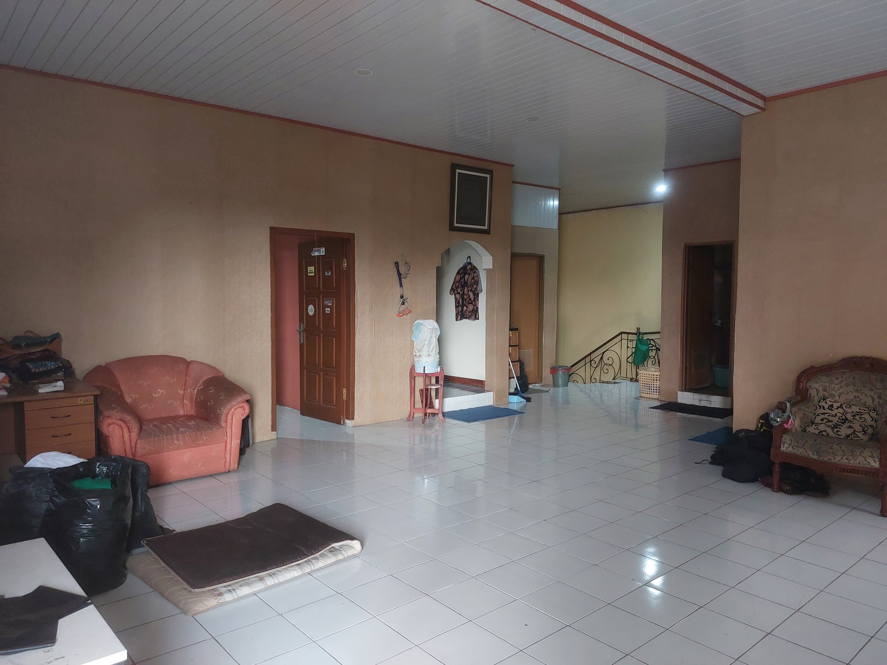 Rumah Besar dan Luas di Villa Pertiwi Depok