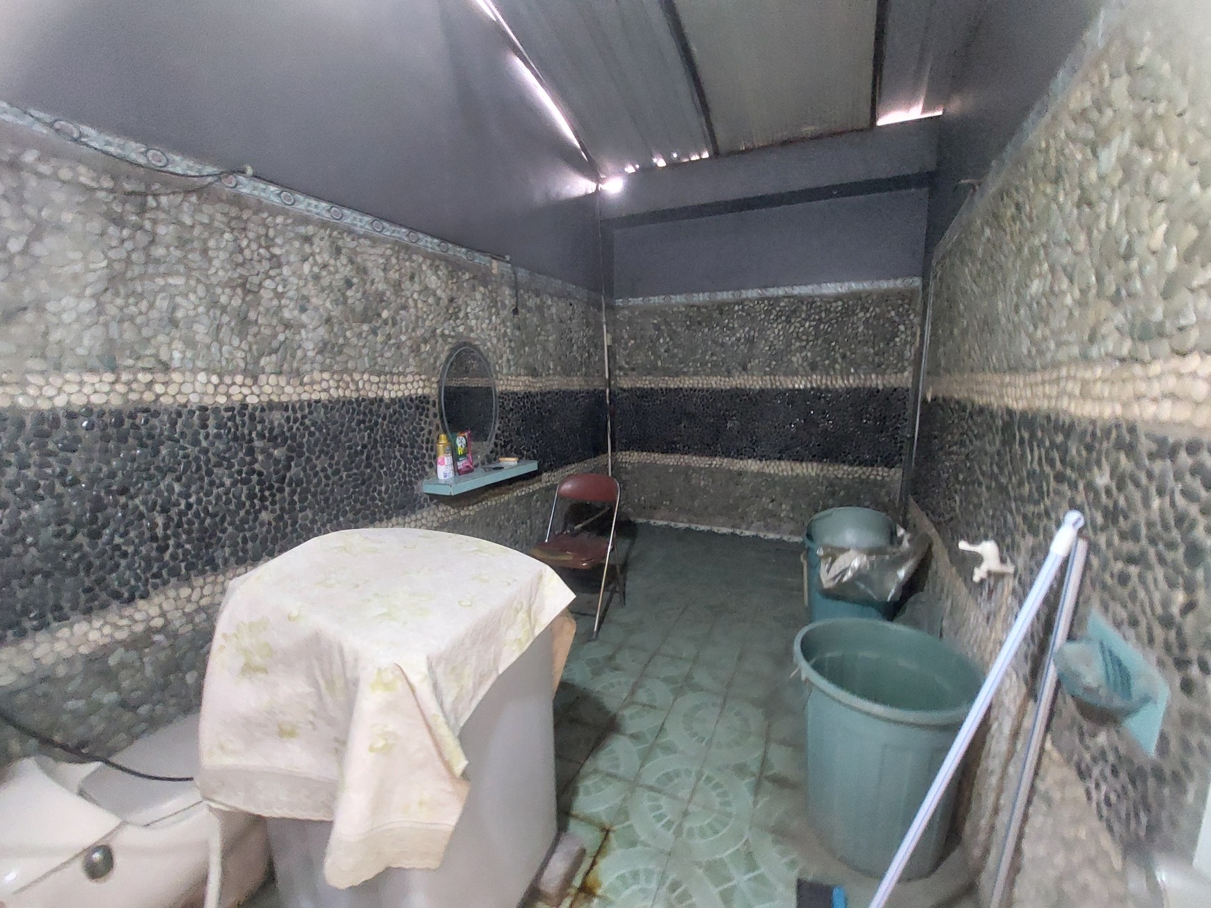 Rumah Besar dan Luas di Villa Pertiwi Depok