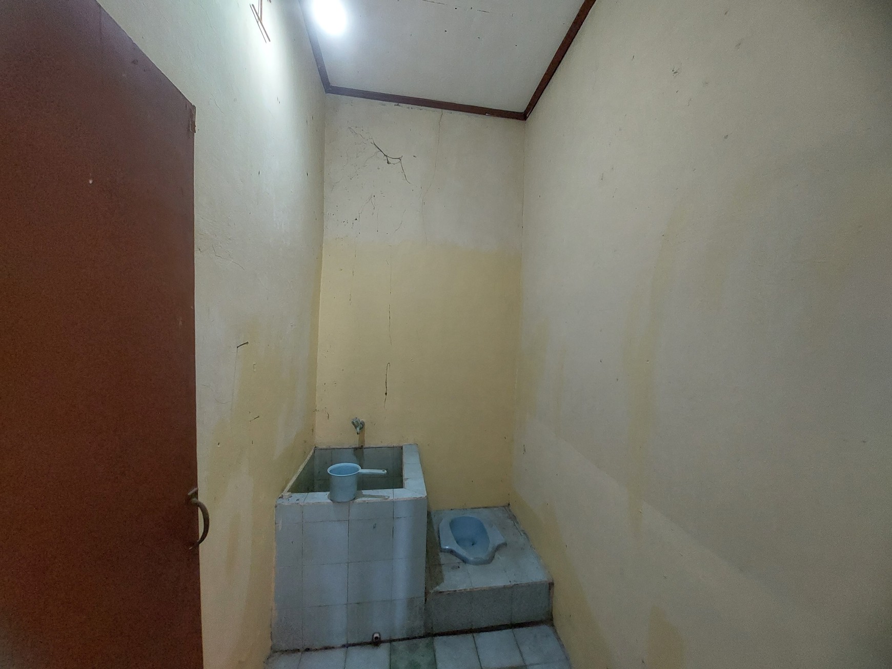 Rumah Besar dan Luas di Villa Pertiwi Depok