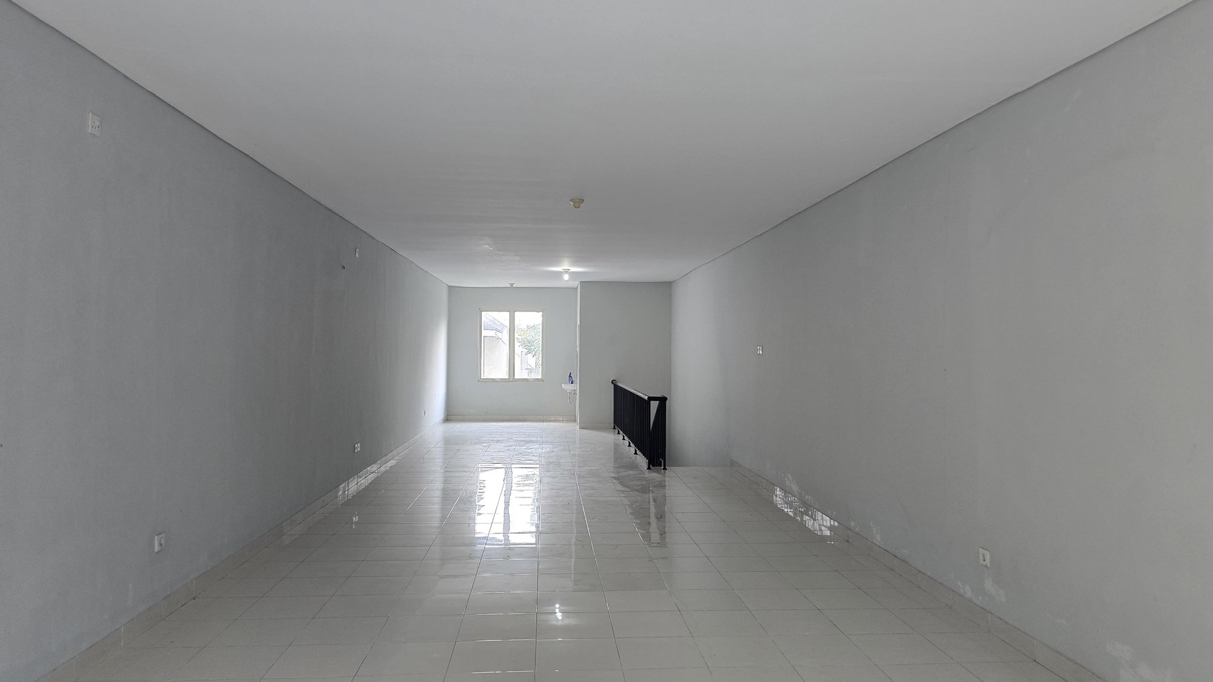 Ruko Cosmo Center Lippo Cikarang - Lokasi Strategis, Siap Pakai!