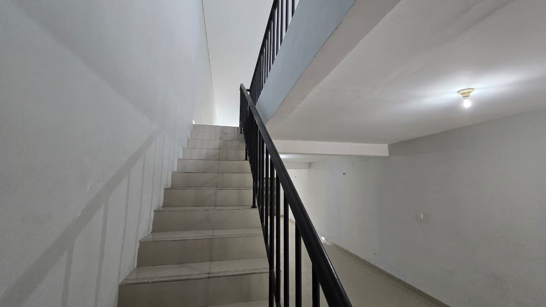 Ruko Cosmo Center Lippo Cikarang - Lokasi Strategis, Siap Pakai!