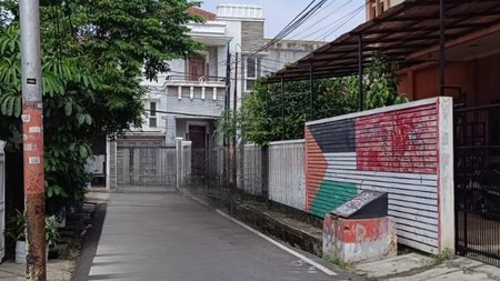 DIJUAL RUMAH 2 LANTAI SHM, JALAN TANAH ABANG IV DALAM atau JALAN PETOJO SABANGAN