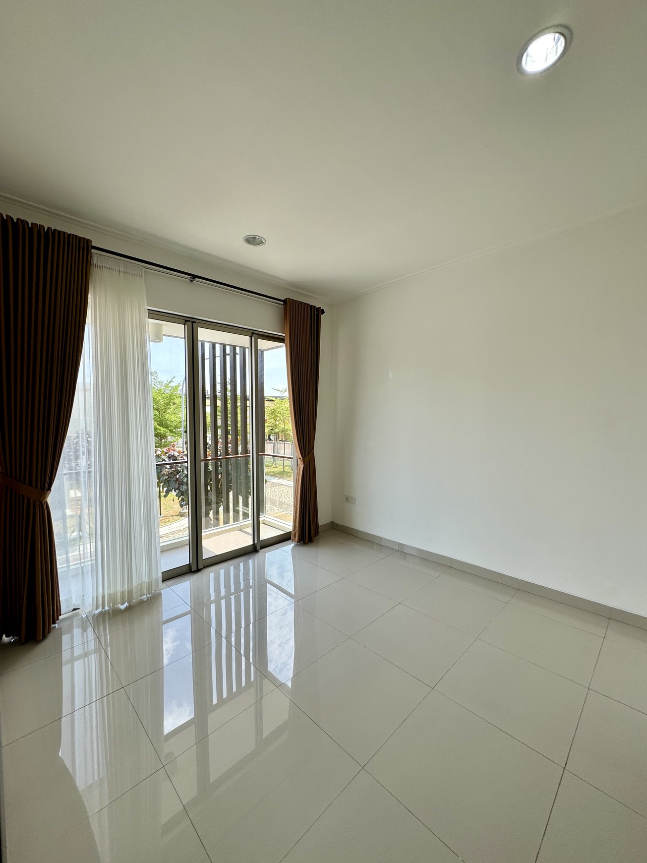 Dijual Rumah di Pik 2, Cluster Riverside