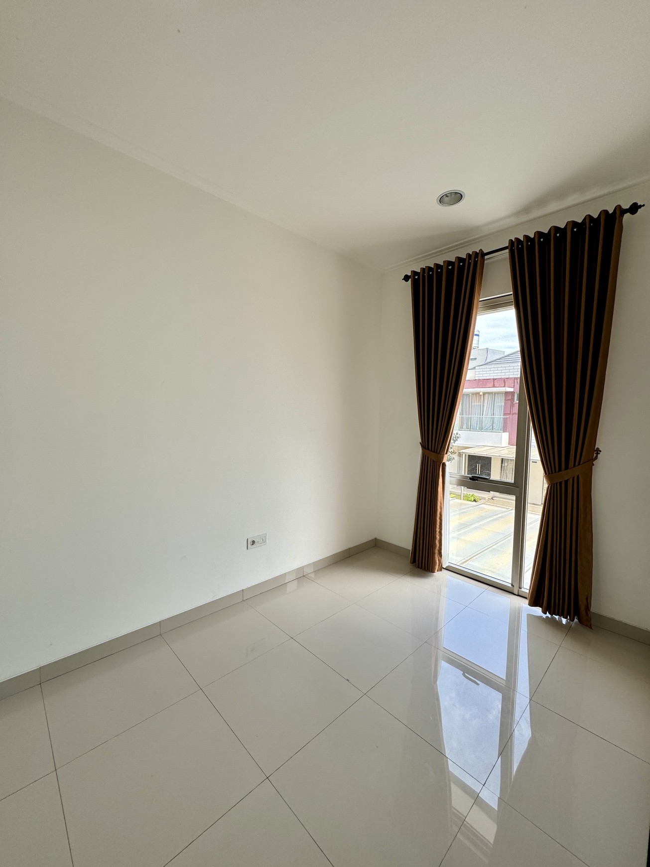Dijual Rumah di Pik 2, Cluster Riverside