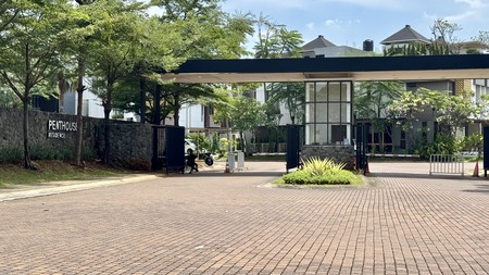 Dijual rumah mewah di Puri 11 Residence 