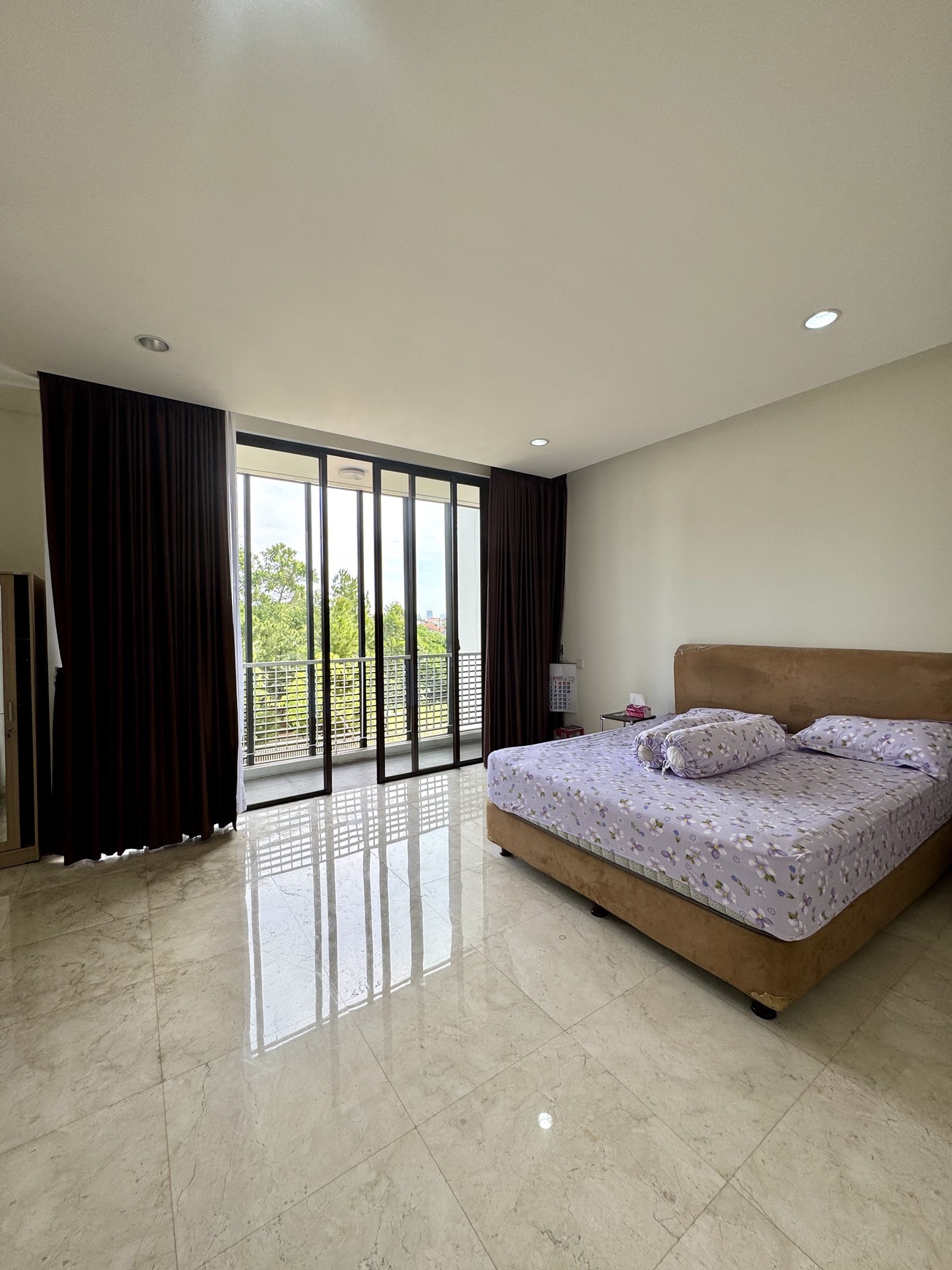 Dijual Rumah Mewah di Puri 11 Residence 