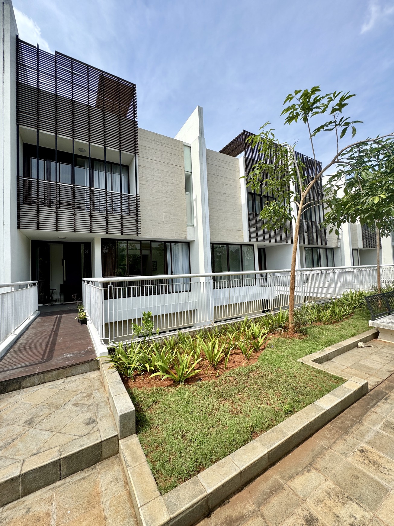 Dijual Rumah Mewah di Puri 11 Residence 