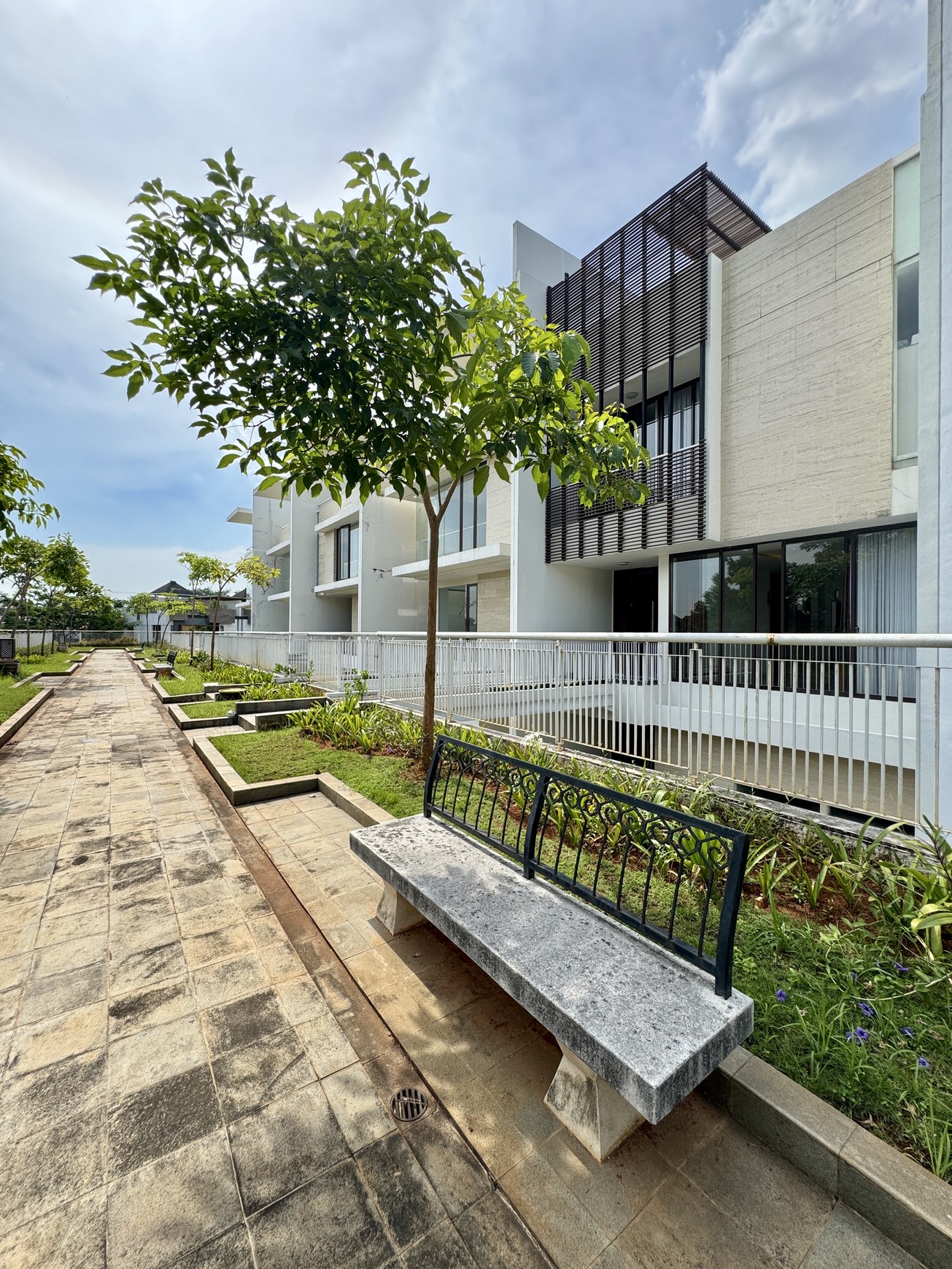Dijual Rumah Mewah di Puri 11 Residence 