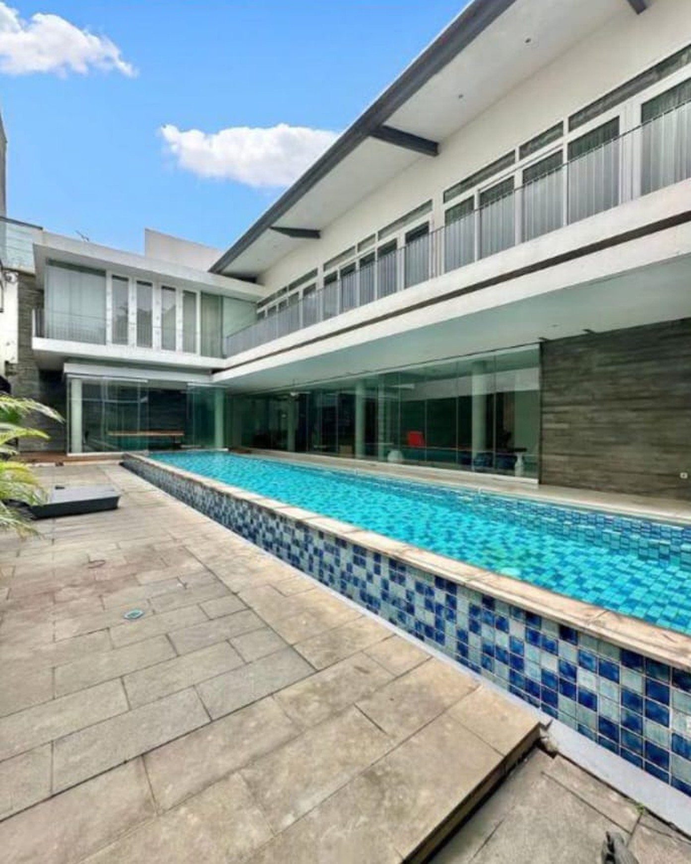 Dijual Rumah Mewah Superstrategis Di Kebayoran Baru Dekat Senayan Dan Sudirman.