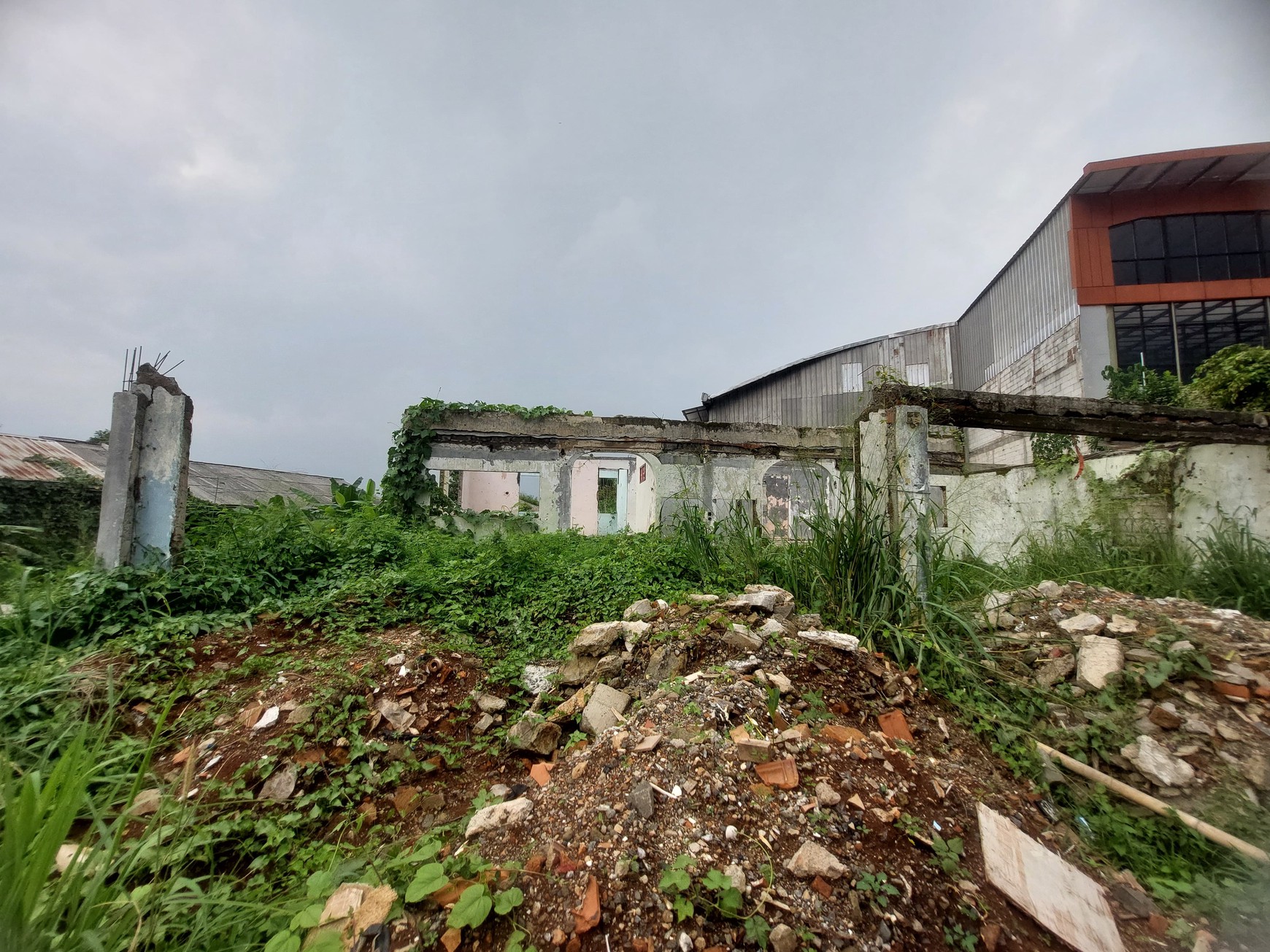 Super Murah 914m2 - Lahan Komersial Siap Bangun di Jl. Raya Jambore Jakarta Timur 