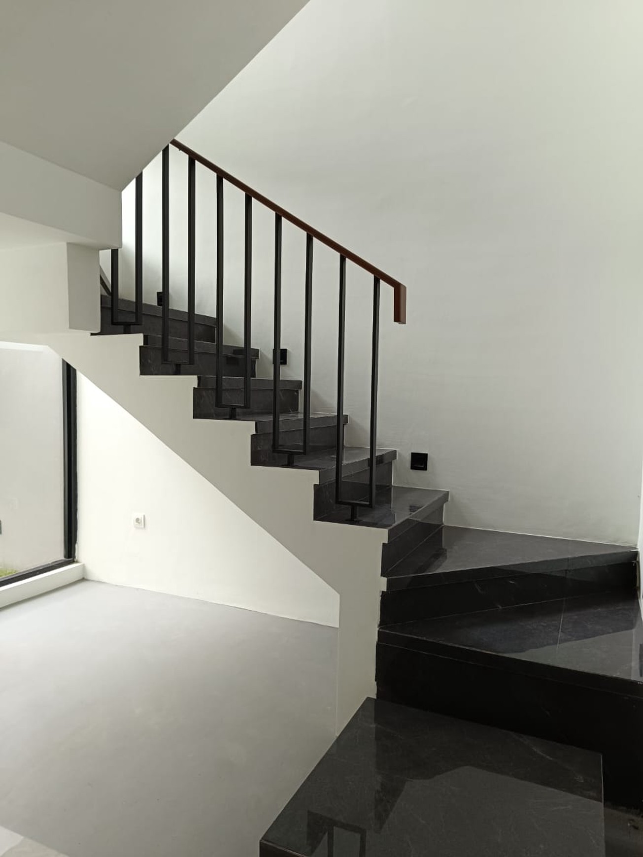 3 Milyar Dijual Rumah Baru District 9 Surabaya Smart Home - Smart Solar Sistem - Modern 2 Lantai Siap Huni