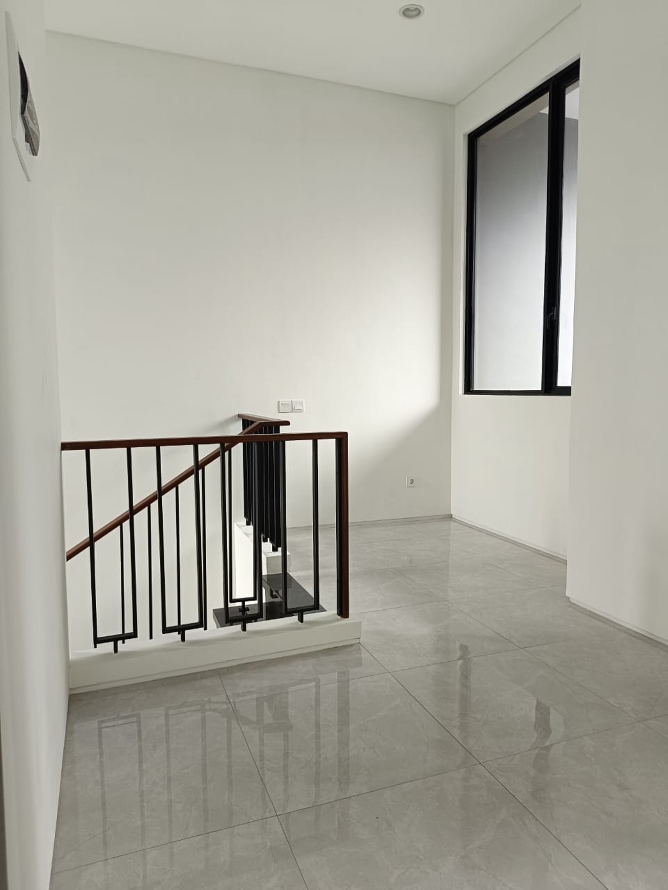 3 Milyar Dijual Rumah Baru District 9 Surabaya Smart Home - Smart Solar Sistem - Modern 2 Lantai Siap Huni