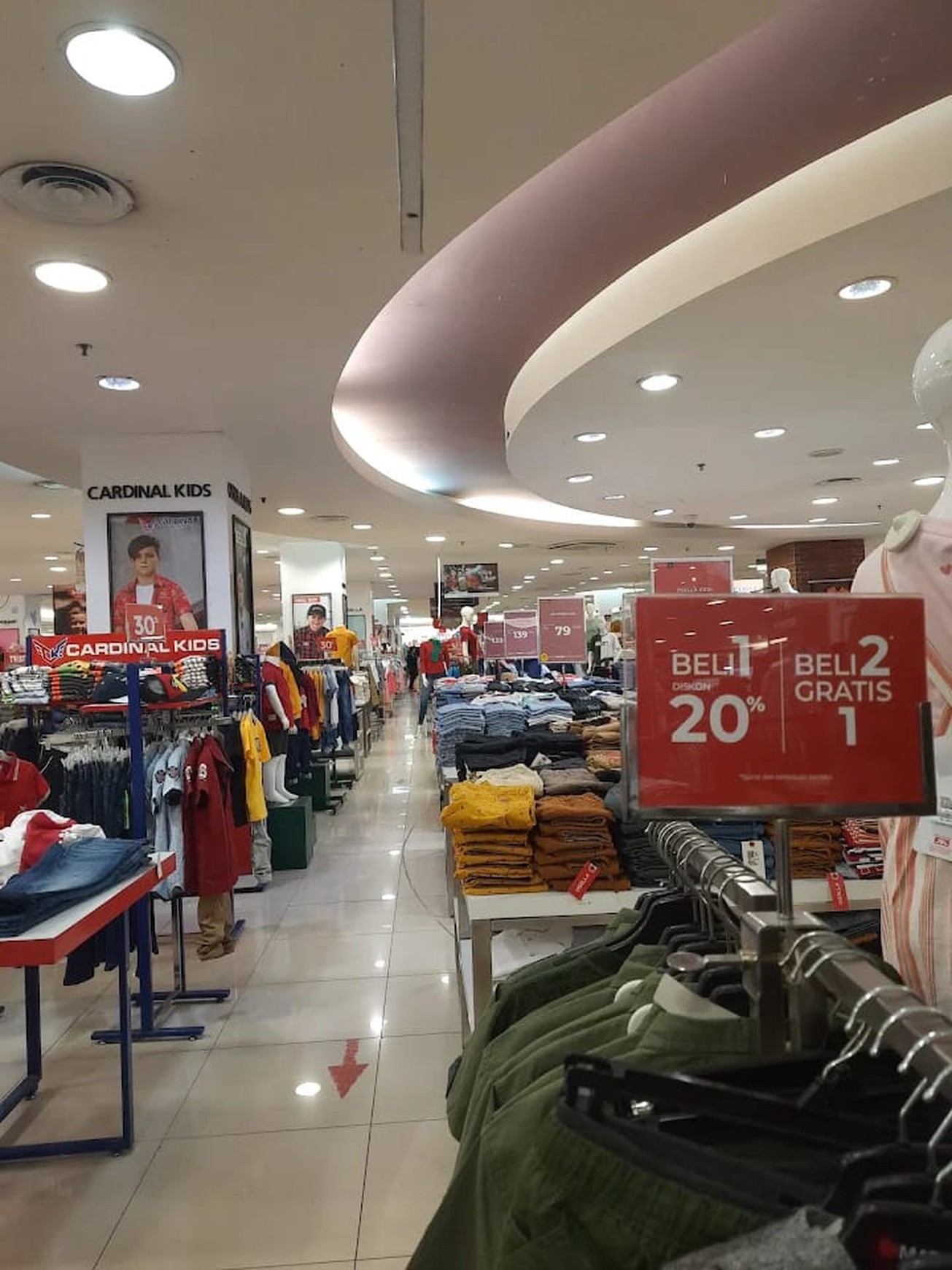 Kios strategis siap pakai dengan harga murah di Ciledug 