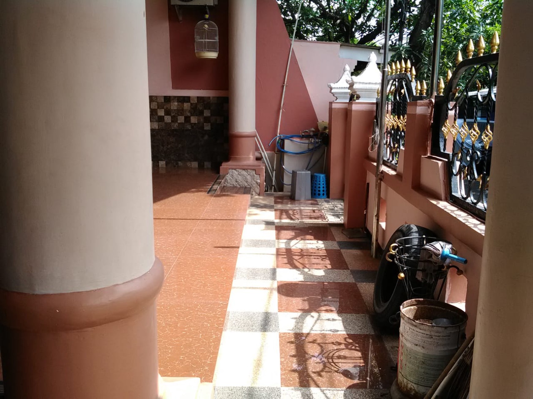 Hunian Asri 1,5 Lantai di Surabaya Timur - Siap Huni, Harga Bisa Nego