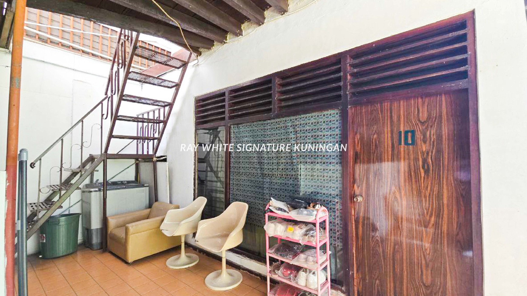 Rumah Kost Bangunan Lama di Kramat Jakarta Pusat Cocok Untuk Investasi