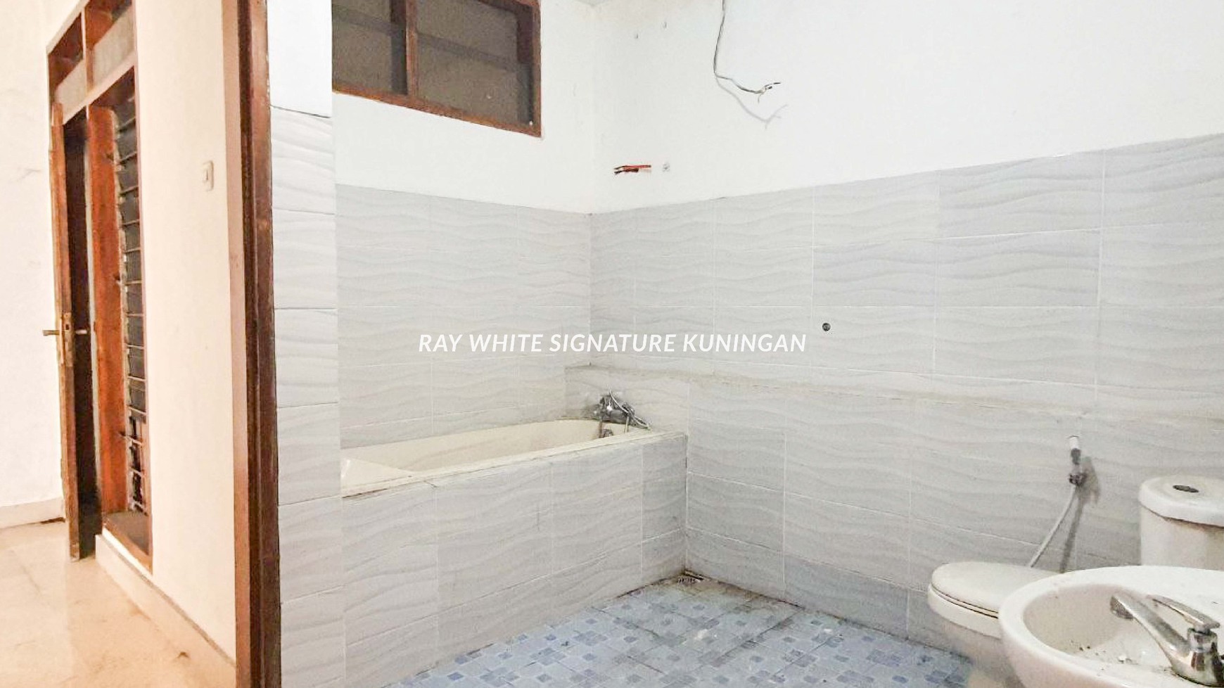 Rumah Lama Cocok untuk Dibangun Kantor di Darmawangsa X