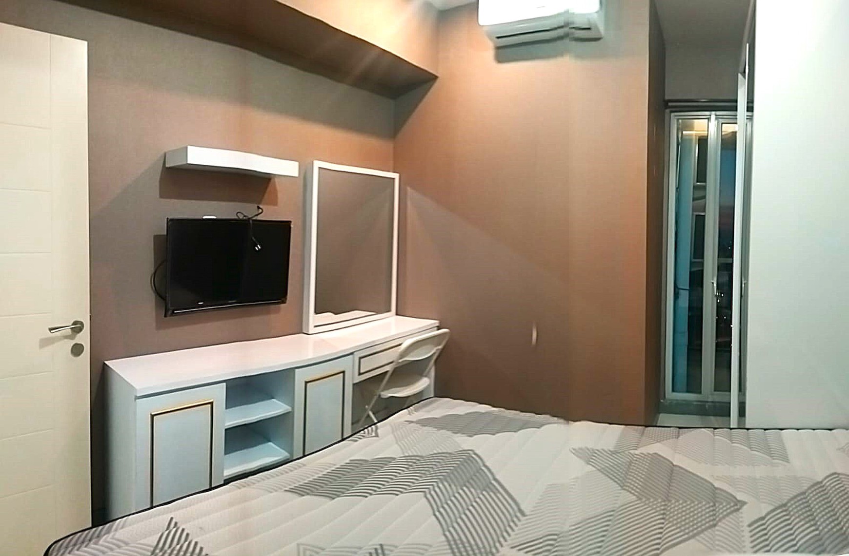 1 412. Disewakan Unit Full Furnish Benson - 2BR City View, Nyaman & Strategis