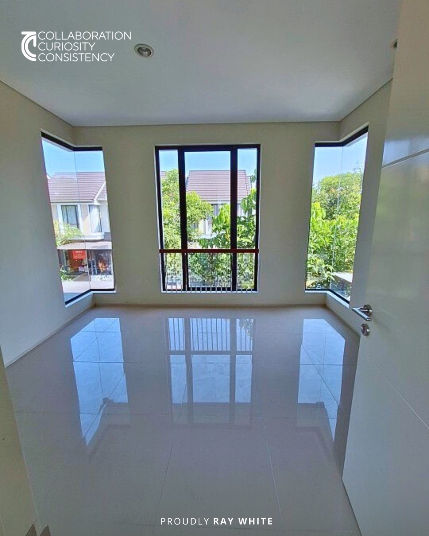 Jual Rumah 2 Lantai Rumah Mewah , Murah di Northwest Hill Citraland Surabaya Barat Lokasi Strategis Dekat Pakuwon Mall dan Superindo
