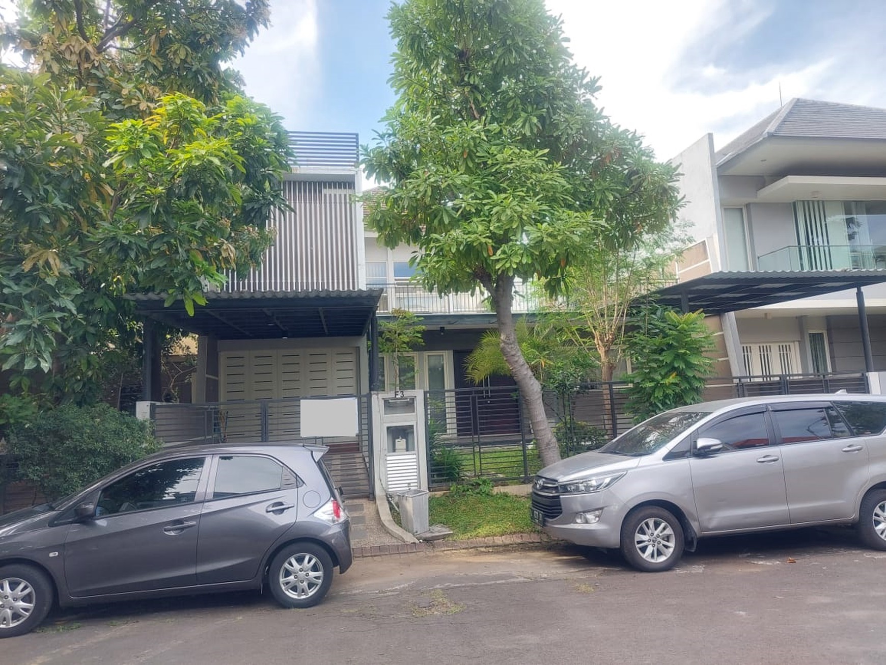 Rumah Dijual Area Mayjend Sungkono Murah bawah pasar 