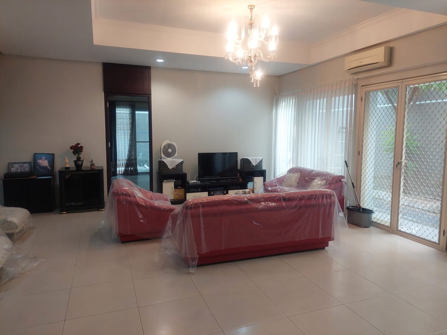 Rumah Dijual Area Mayjend Sungkono Murah bawah pasar 