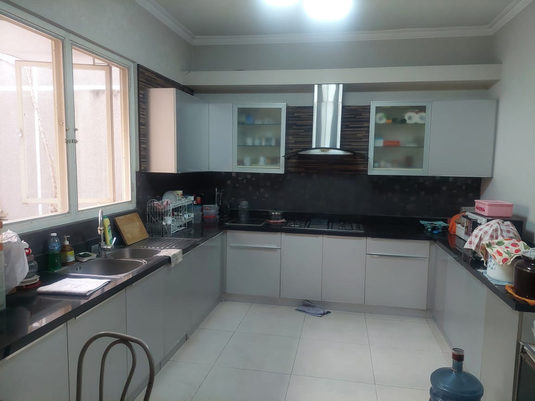 Rumah Dijual Area Mayjend Sungkono Murah bawah pasar 