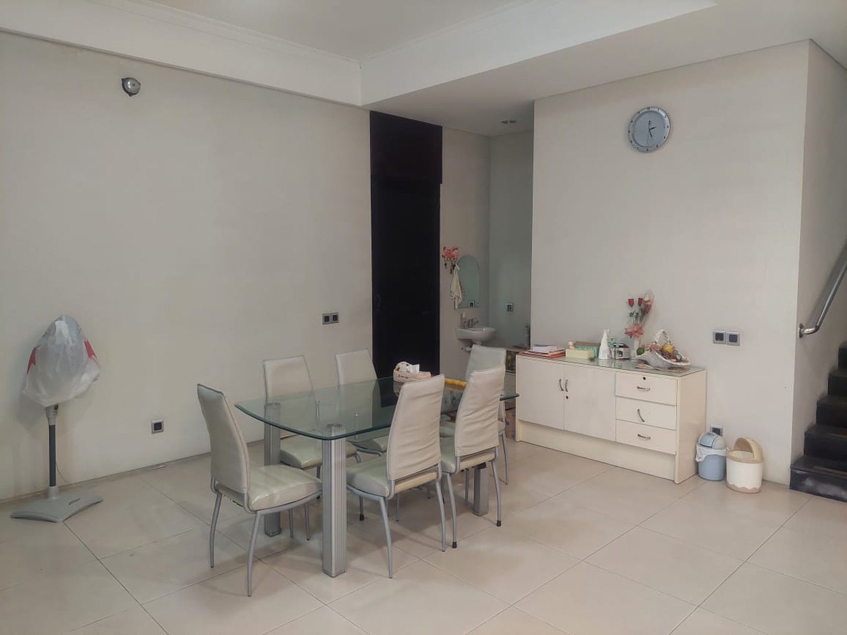 Rumah Dijual Area Mayjend Sungkono Murah bawah pasar 