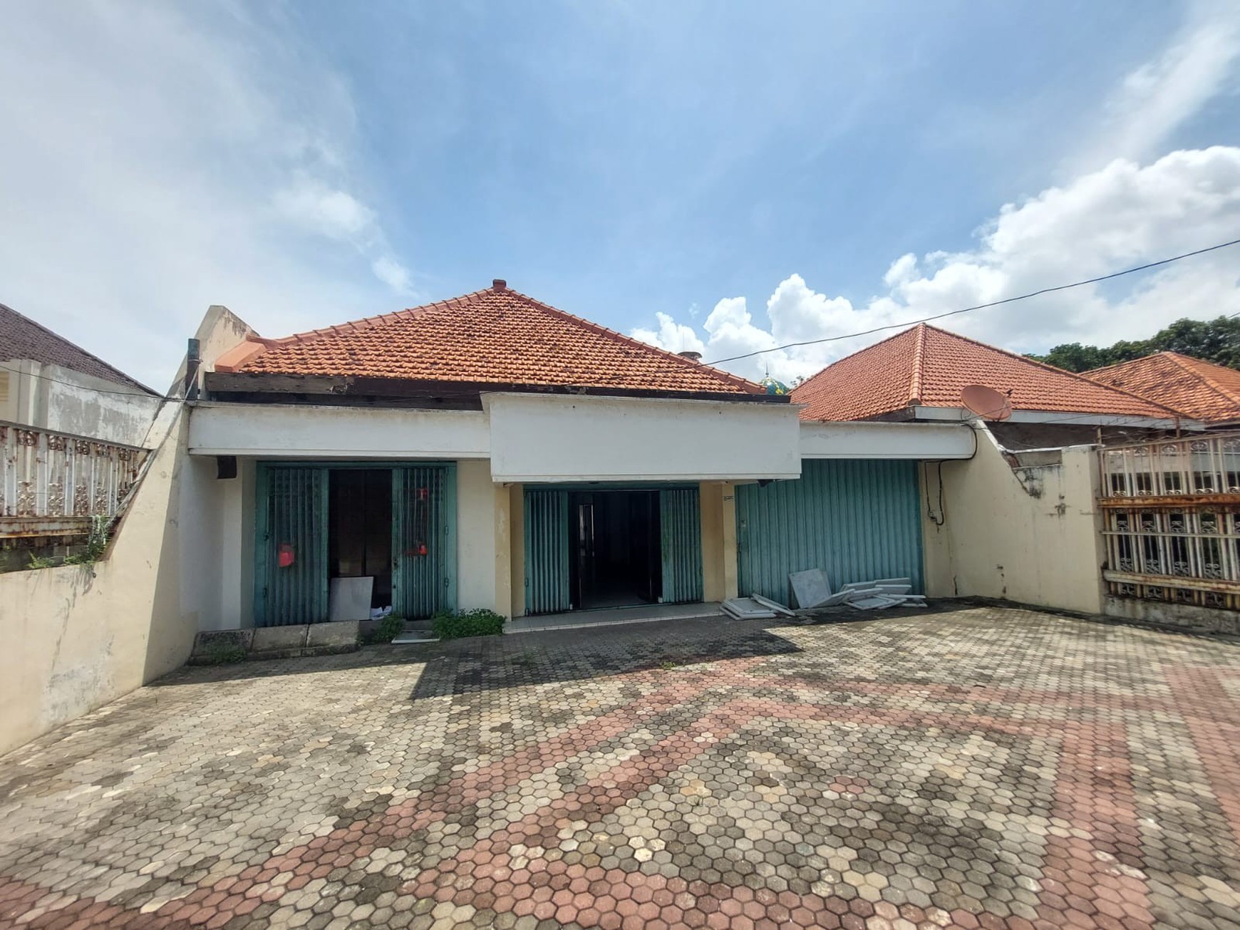 Rumah Disewakan Dr Soetomo Tegalsari Surabaya Pusat Cocok Untuk Kantor