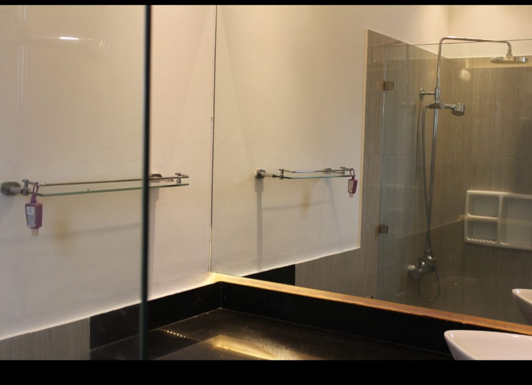 Dijual Townhouse di Taman Paris 1 Lippo Karawaci Tangerang