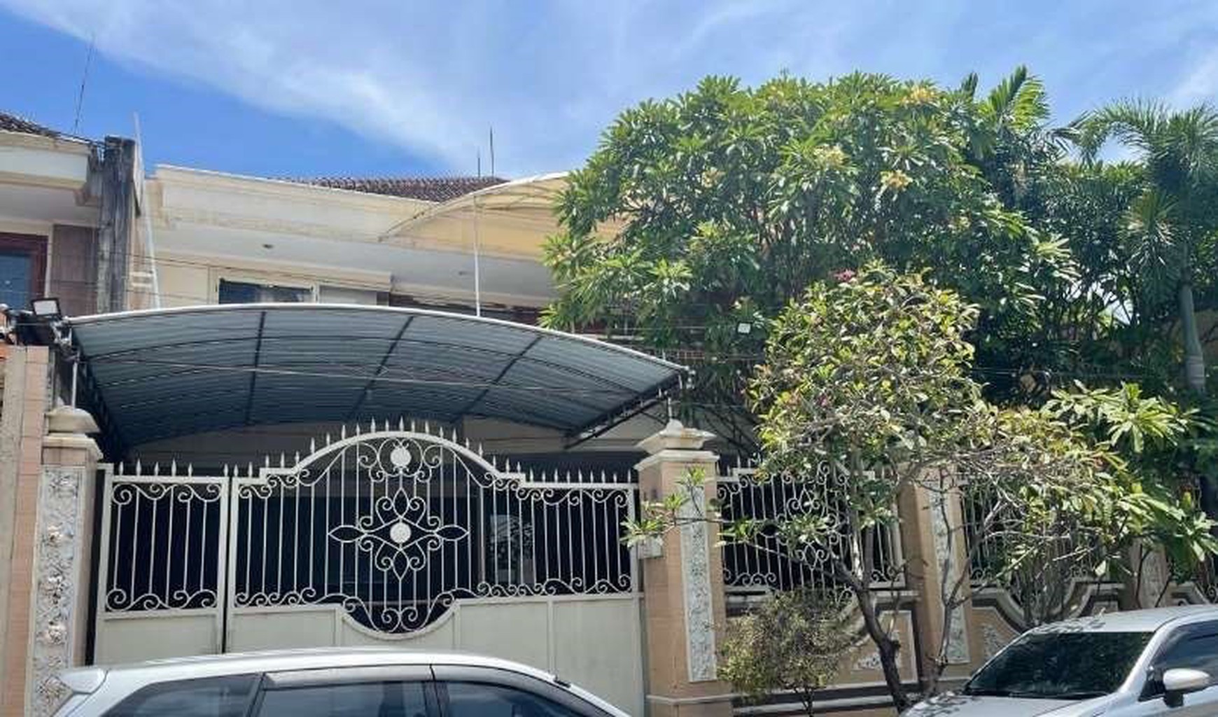 Rumah 2 Lantai Dijual Murah dan Mewah  di Puncak Permai Surabaya Dekat dengan PTC, Dekat area Komersil, Dekat Pasar Modern, Dekat Pintu Tol