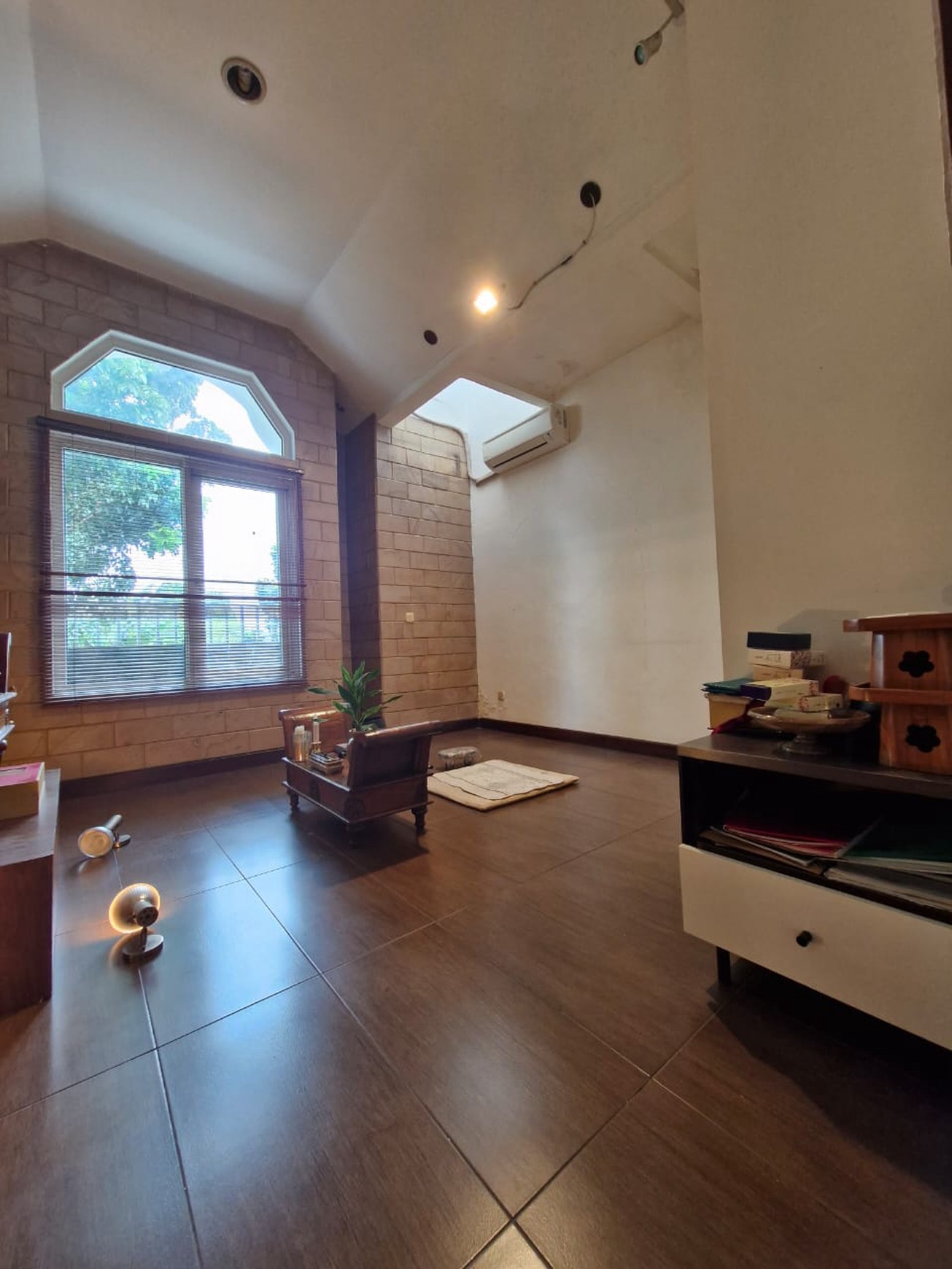 Dijual rumah di JL. Dali Taman Spain - Lippo Karawaci, Tangerang