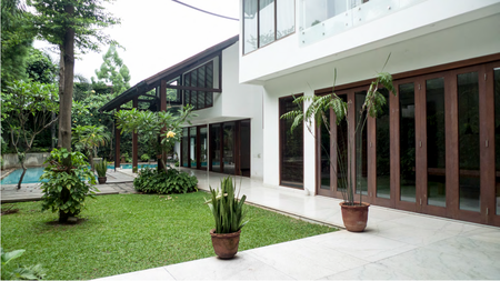 Rumah Mewah 2 Lantai Dengan Kolam Renang Di Kemang, Jakarta Selatan
