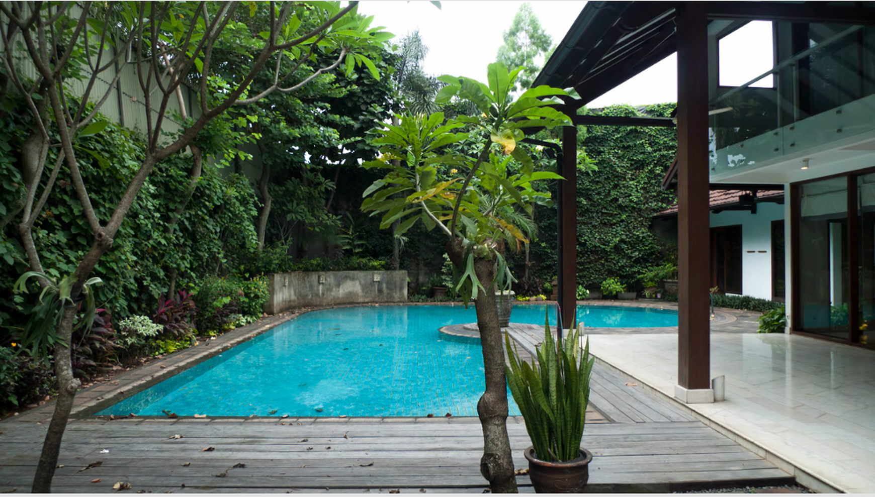 Rumah Mewah 2 Lantai Dengan Kolam Renang Di Kemang, Jakarta Selatan