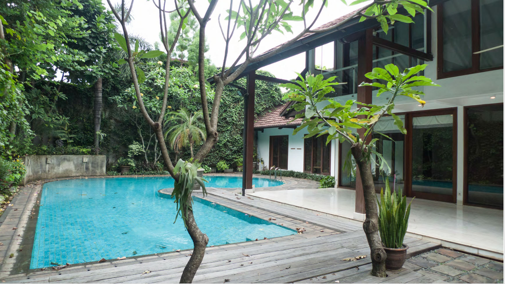 Rumah Mewah 2 Lantai Dengan Kolam Renang Di Kemang, Jakarta Selatan
