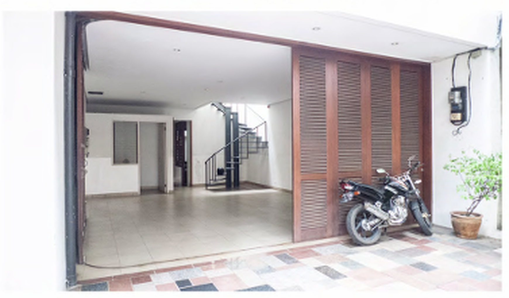 Rumah Mewah 2 Lantai Dengan Kolam Renang Di Kemang, Jakarta Selatan