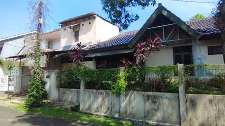 perlu renovasi luas tanah besar jual cepat rumah strategis hanya 1.750 M Griya Loka BSD City