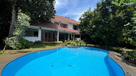 Rumah Bagus.halaman luas Di Jl Pejaten Barat Jakarta Selatan.
