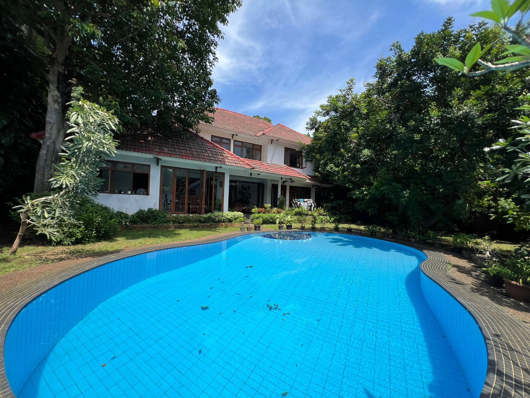 Rumah Bagus Di Jl Pejaten Barat Jakarta Selatan