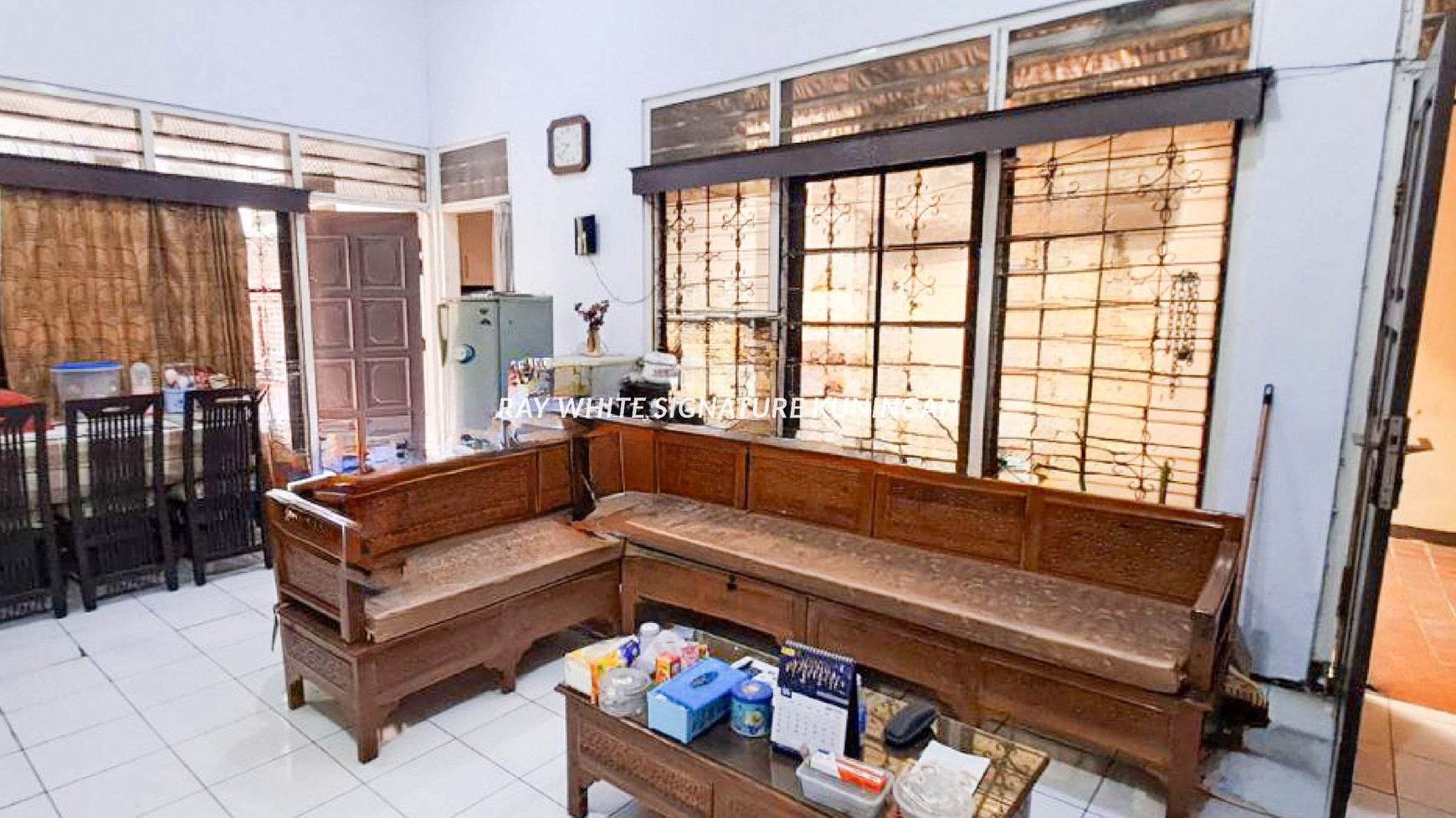Dijual Rumah Multifungsi di Duren Sawit - Lokasi Nyaman & Komersial
