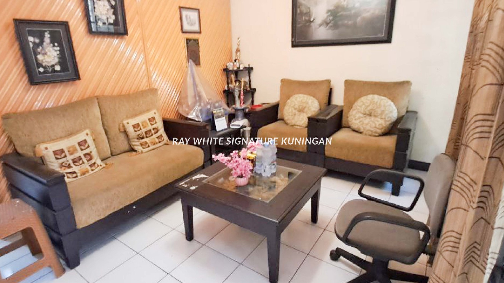 Dijual Rumah Multifungsi di Duren Sawit - Lokasi Nyaman & Komersial