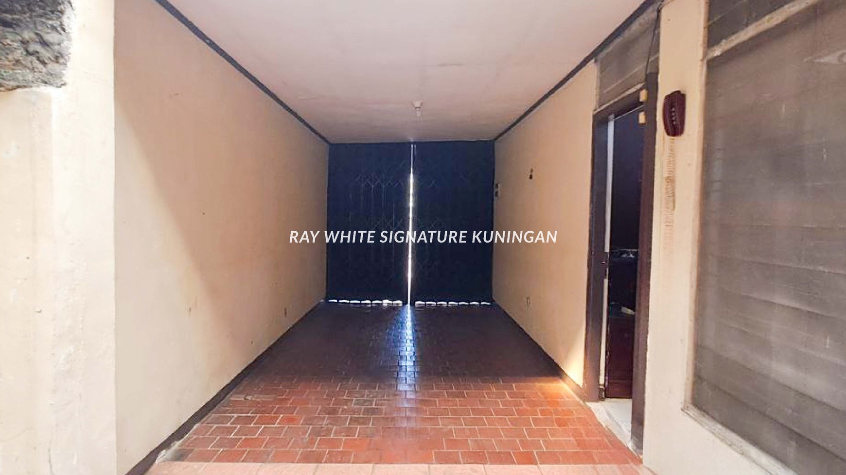 Dijual Rumah Multifungsi di Duren Sawit - Lokasi Nyaman & Komersial