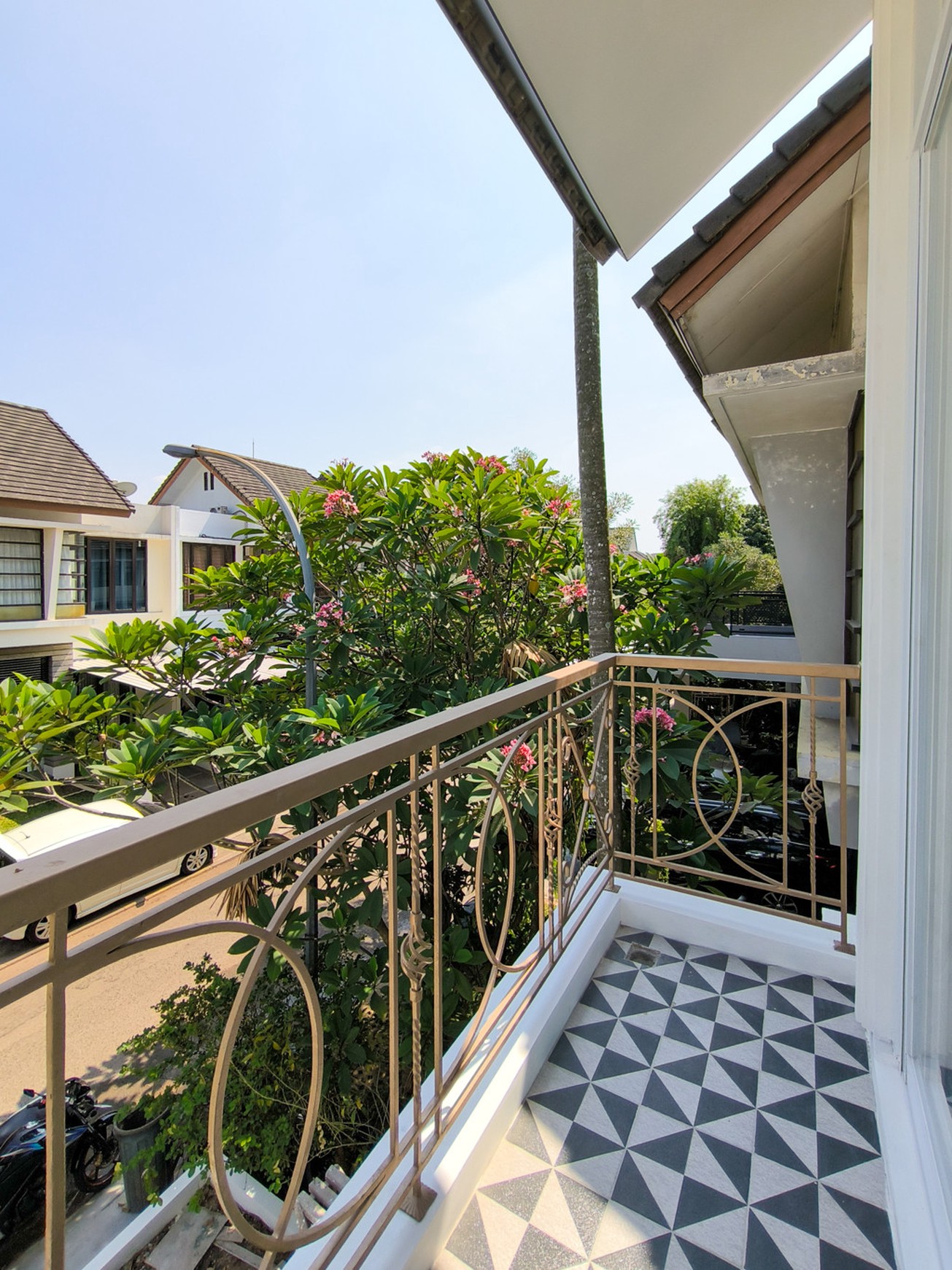 Rumah Baru,dalam cluster di Bintaro Jaya 9