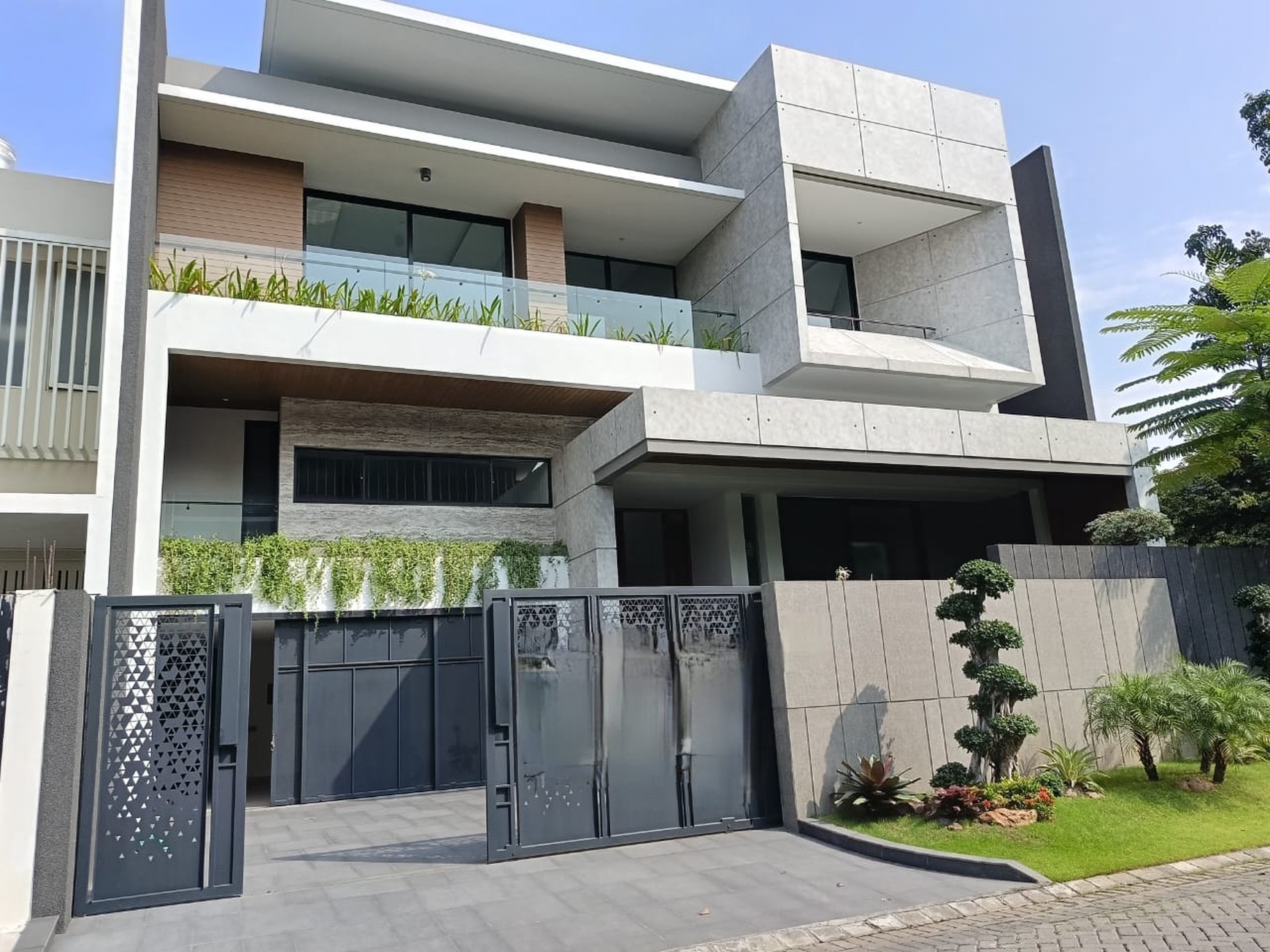 Dijual Rumah Baru Pakuwin Indah Surabaya - Split Level
