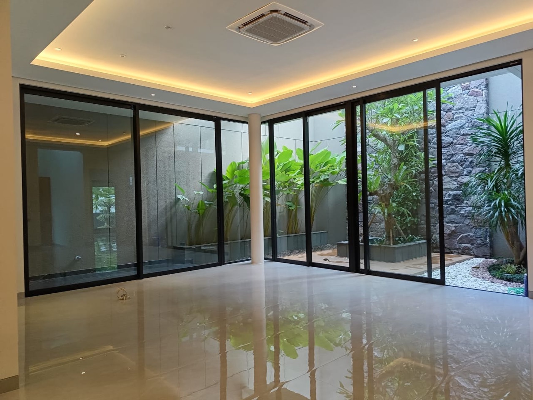 Dijual Rumah Baru Pakuwin Indah Surabaya - Split Level