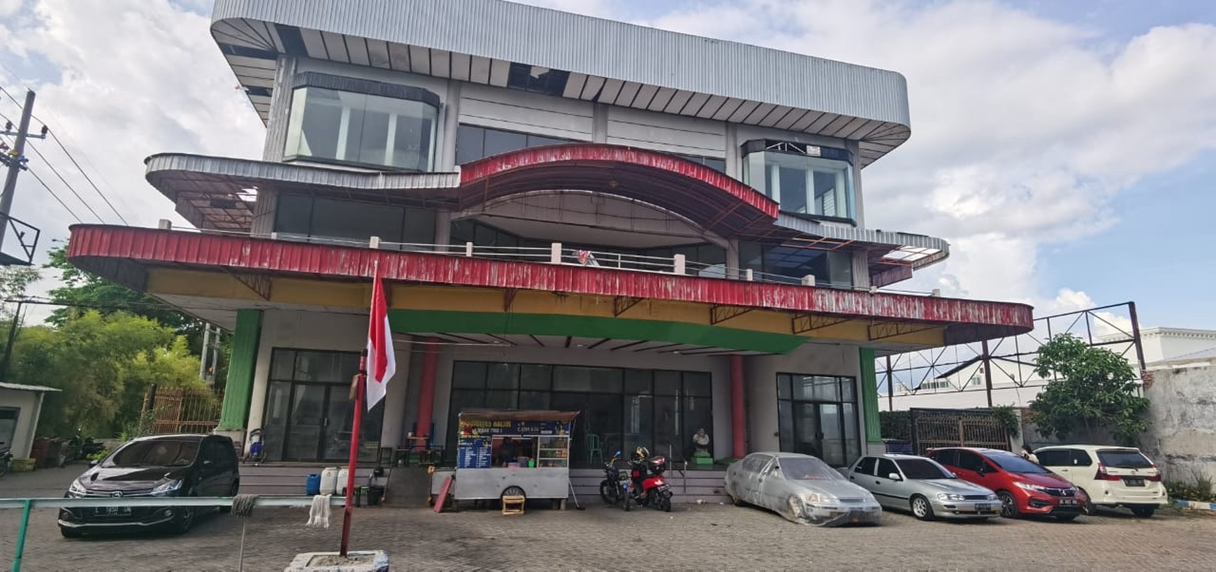 Dijual Gedung AIS Nasution Gresik