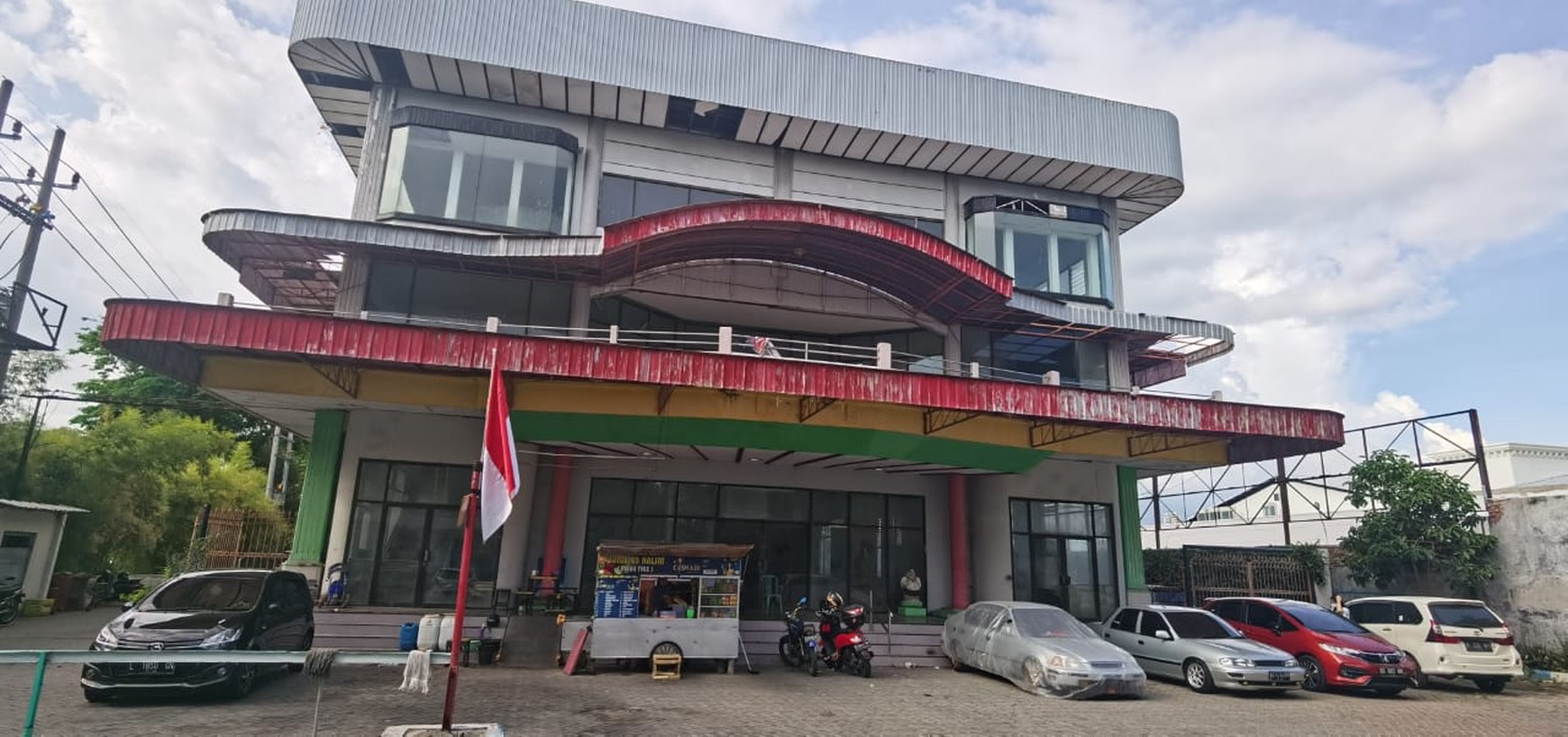 Dijual Gedung AIS Nasution Gresik