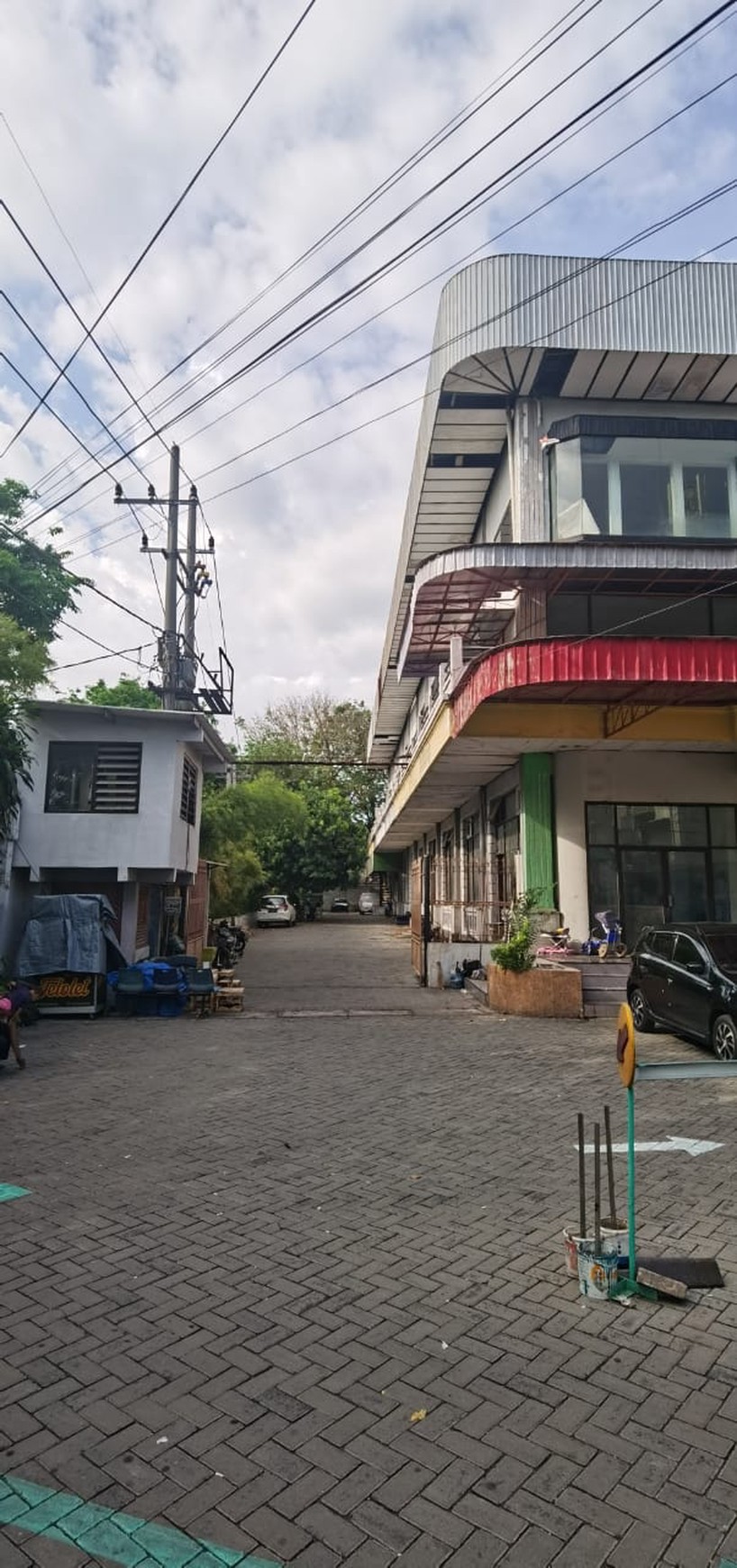 Dijual Gedung AIS Nasution Gresik