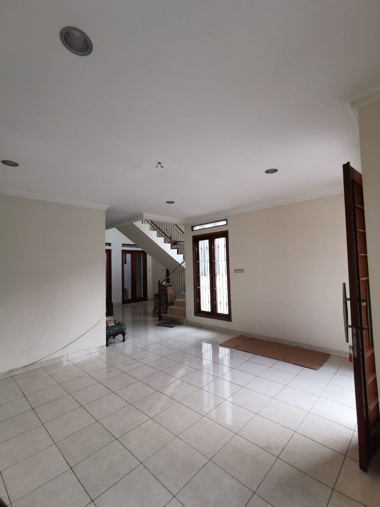Dijual Rumah Siap Huni dan Terawat Lokasi Tenang di Kebayoran Baru, Jakarta Selatan