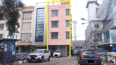 Ruko 4 1/2 Lantai Di Lokasi Strategis Komersil strategis Jl. Dr. Saharjo tebet, Dan Hanya 7 Menit Ke Tol Pancoran