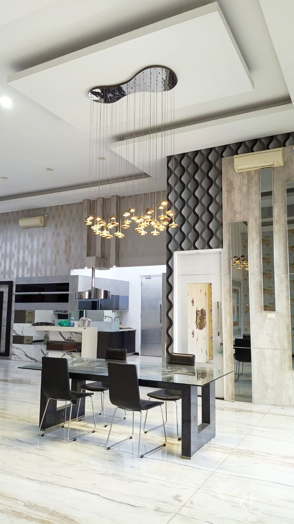 Rumah di Kertomenanggal Surabaya Selatan, Bagus + Terawat, Row Jalan Lebar, Siap Huni, Cocok untuk Rumah Tinggal / Kantor