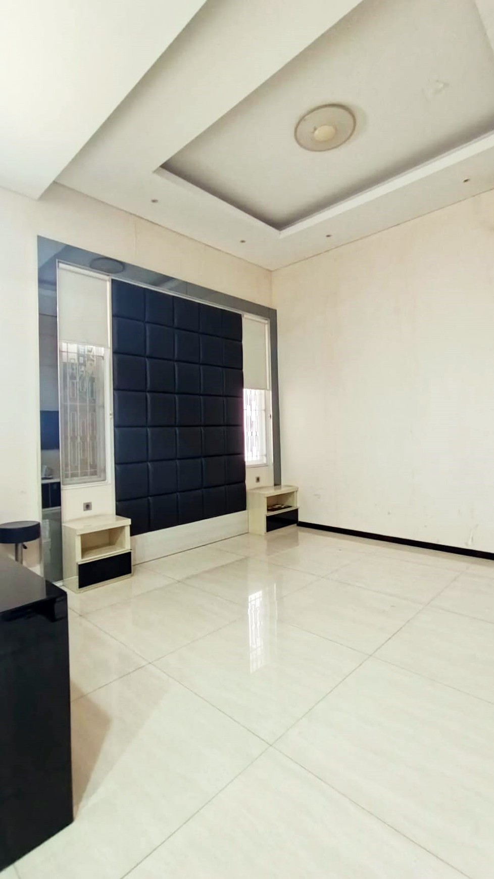 Rumah di Kertomenanggal Surabaya Selatan, Bagus + Terawat, Row Jalan Lebar, Siap Huni, Cocok untuk Rumah Tinggal / Kantor